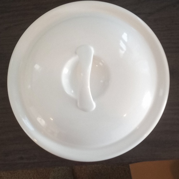 Vintage 2.5 qt corelle Abundance stoneware bowl with lid. - Picture 2 of 10